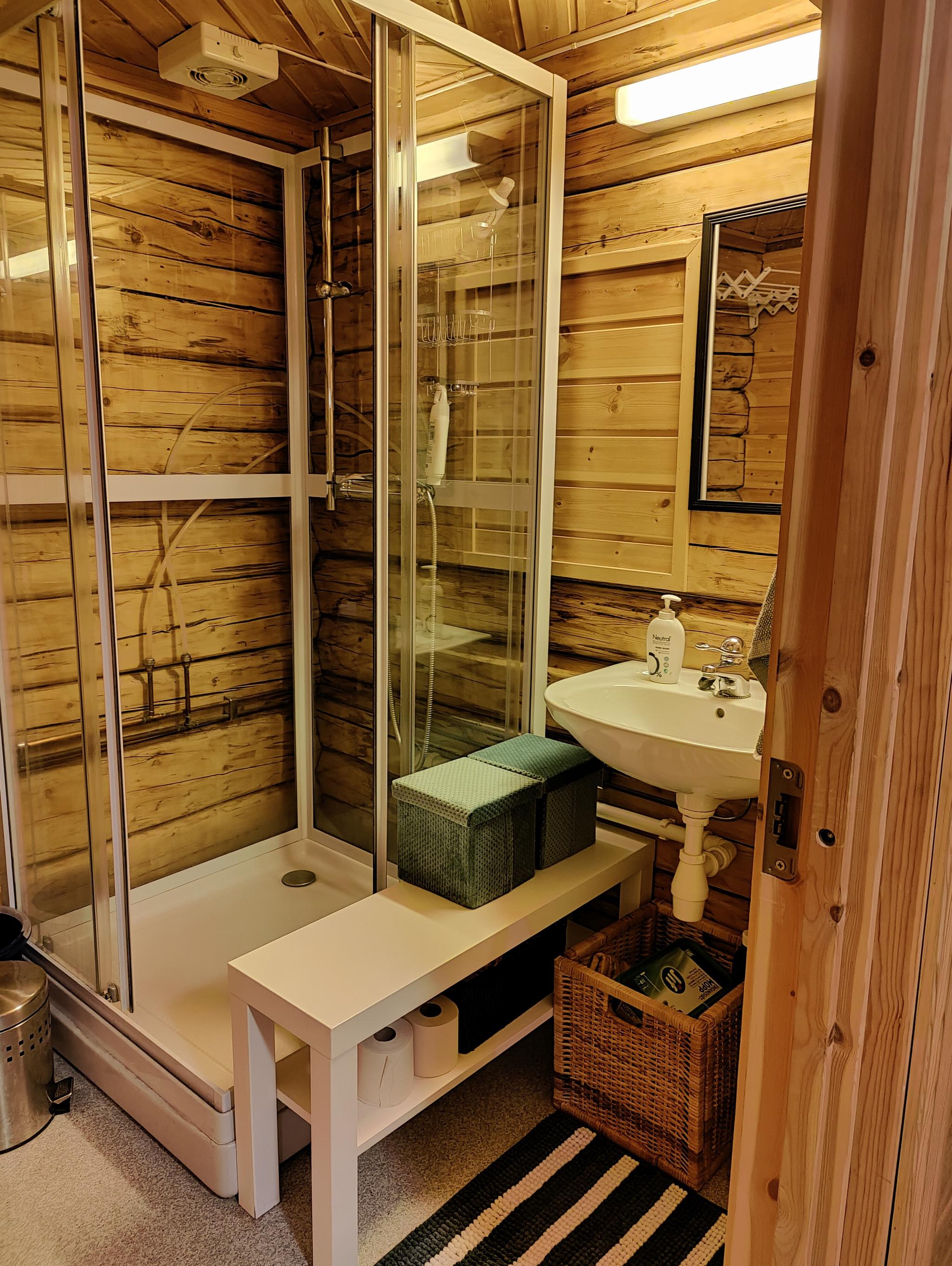 Badet (2)